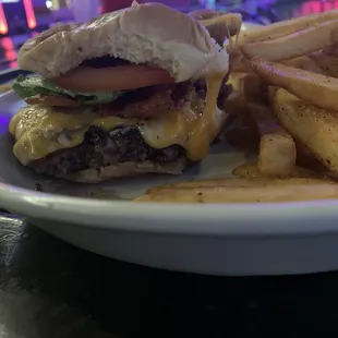 Build your own burger Monday special w/ cheddar, lettuce, tomato, grilled onions, grilled jalapeños. Delicious