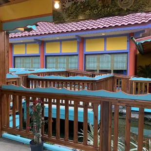 walkway to restaurant
