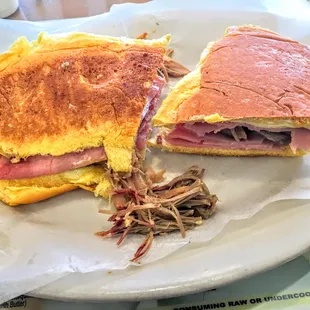 Media Noche Sandwich