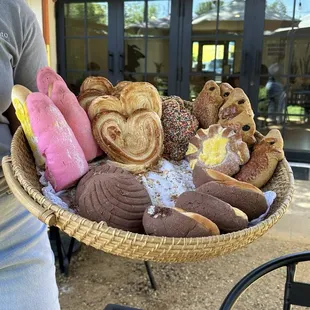 Server bringing the Pan Dulce table side
