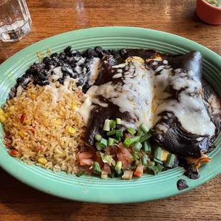 Pollo Con Mole Enchiladas