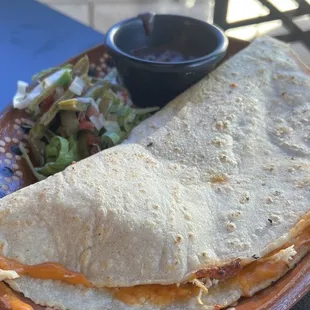 Empanada de mole amarillo