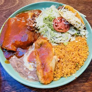 "A little of everything" Perfect delicioso!