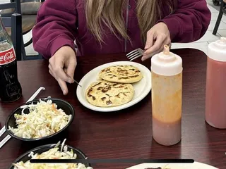 El Pulgarcito Restaurante Salvadoreño