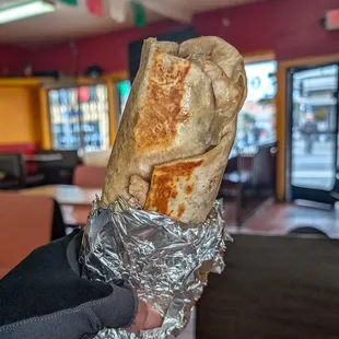 Super burrito carnitas, dorados style.
