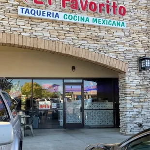 9/27/2022:  Purchasing seven Mares and one fish taco~YUM!