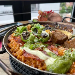 Carne Paella