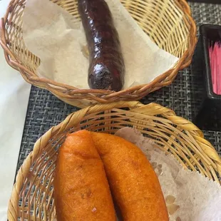 Morcilla y empanadas de carne