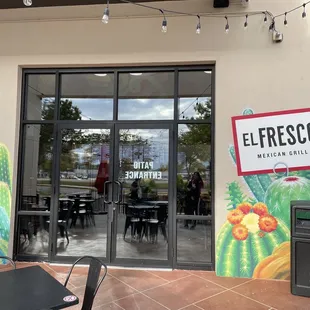 First time here ordered breakfast wrap + guacamole +taco meat only $4.10. Yummy!