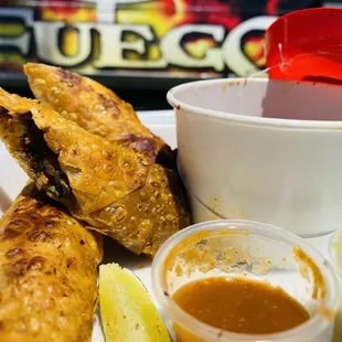 Quesa Birria flauta