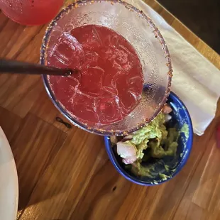 a margarita and guacamole