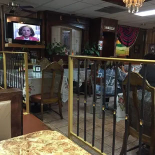 This place has a authentic Mexican ambiance. I like it.