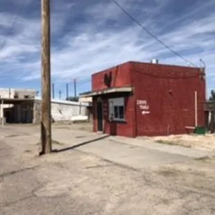 Fortunately, I was able to keep my eBikeKit-assisted CruzBike in the still-shady Westside.