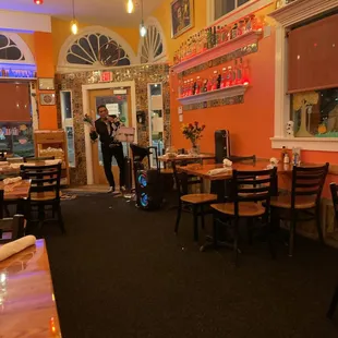 Live entertainment Thu 7pm