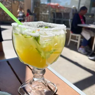 dessert, drink