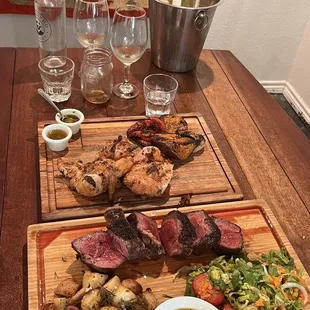 Pollo a la Lena and Costillas de Res sin huesos