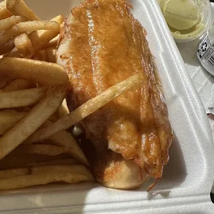 Hot dog chipilone with fries - unique!