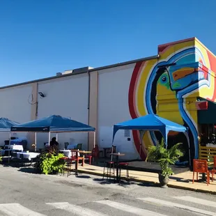 El Golfo&apos;s extended patio seating