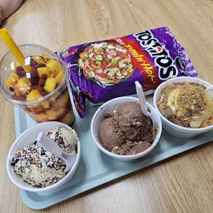 Mangoneada and ice cream