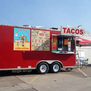 Taco truck in the cut behind the gas station