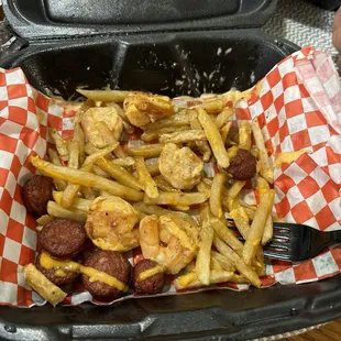 Shrimp, hot link fries