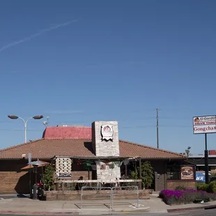 a view of a restaurant