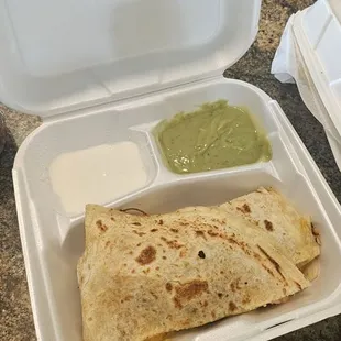 Mar y Tierra Quesadilla
