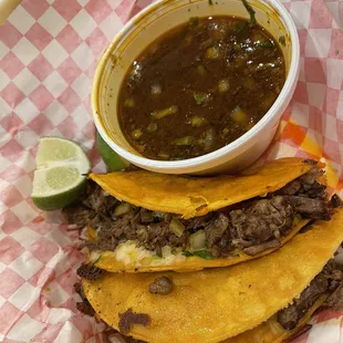 4 QUESABIRRIAS W/8oz CONSOME