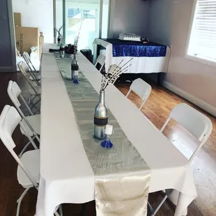 We have linens and runners available for your party needs.