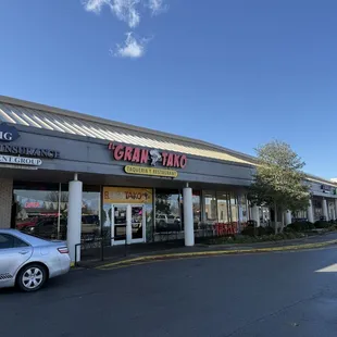 Front entrance in shopping center