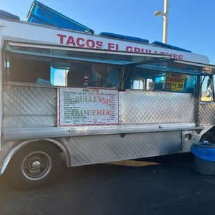 Taco Tuesday&apos;s beef, Al pastor, chicken for only $1.50
