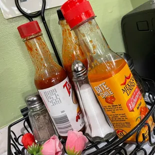 Table condiments