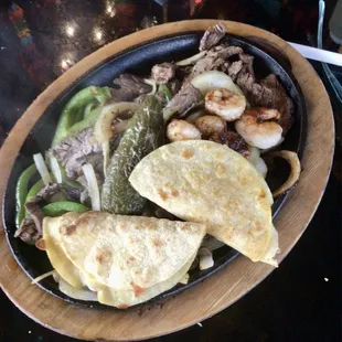 Steak  and shrimp  parrilla
