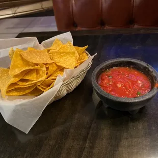 Chips &amp; salsa