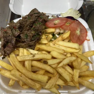 Churrasco con papas fritas