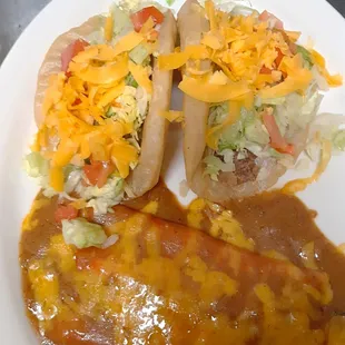 Enchiladas and puffy tacos combo