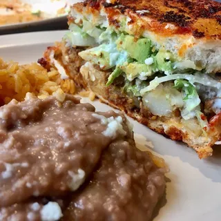 Papa con Chorizo Pambazo