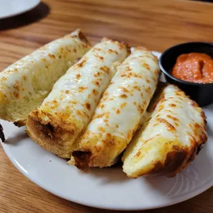 Complimentary cheesy bread