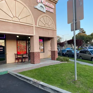 the front of el hornito pan pizza