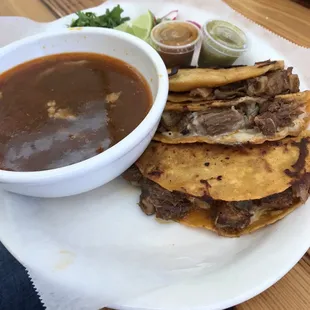 Tacos de Birria con queso/Queso Birria Tacos