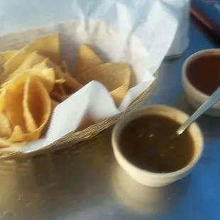 Chips &amp; salsas- the red ones hot &amp; good but u gotta ask for it