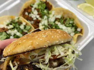 Los Pachucos Tacos