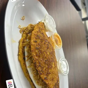 Cachapa con pollo mechado