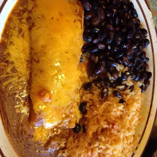 Cheese enchilada plate with black beans