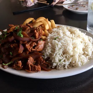 Pollo Saltado