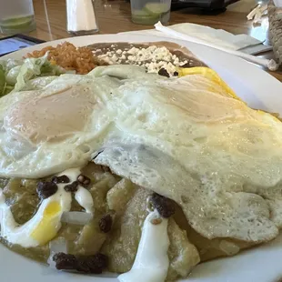 Chilaquiles Verdes con 2 Huevos