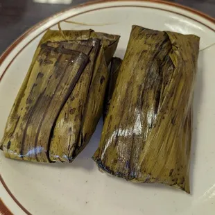 Mole negro tamales