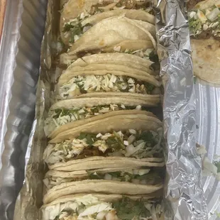 Tacos (carne and carnitas)
