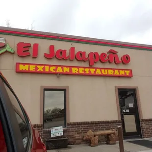the front of a mexican restaurant