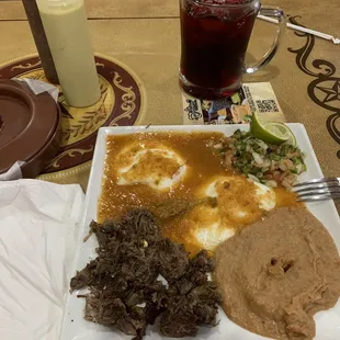 Huevos rancheras y barbacoa, Jamaica drink